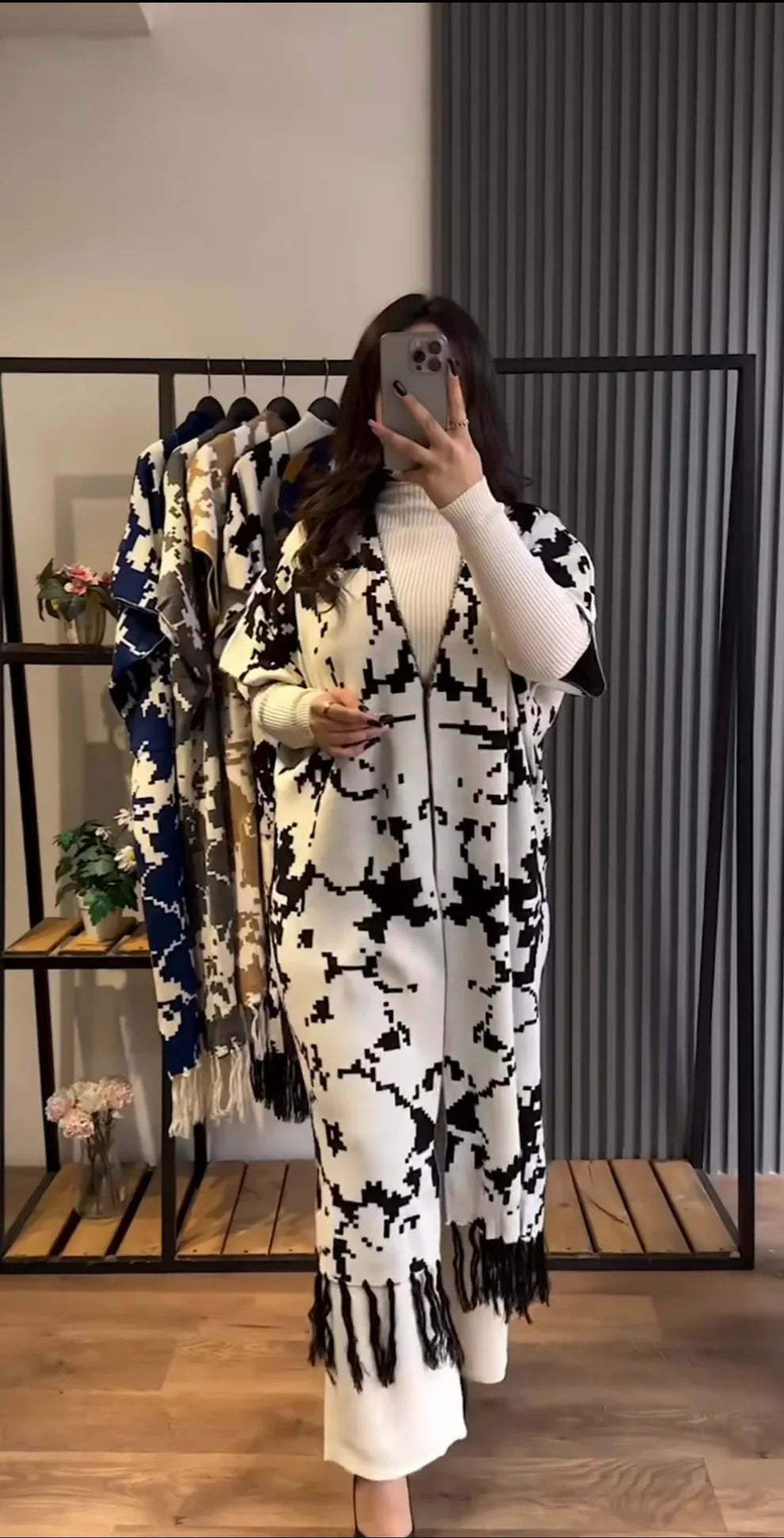 Női Virágos Bojtos Hosszú Háromrészes Szett