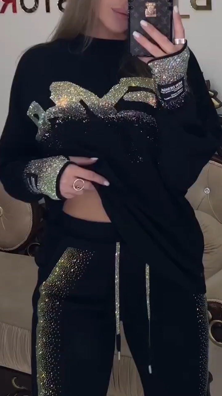 Női kerek nyakú strasszos alkalmi öltöny