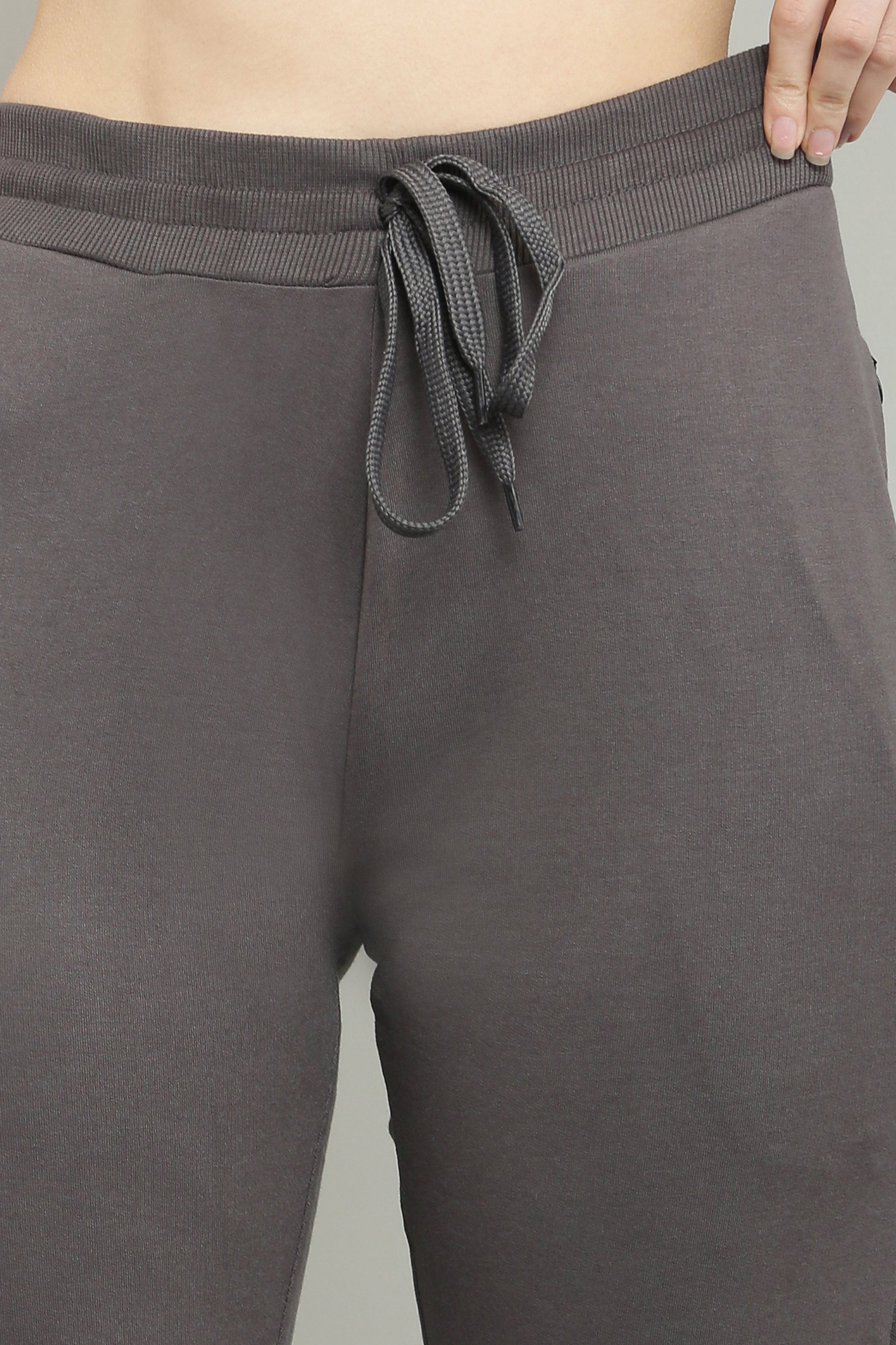 Szürke és melange szürke fésült pamut futónadrág nőknek