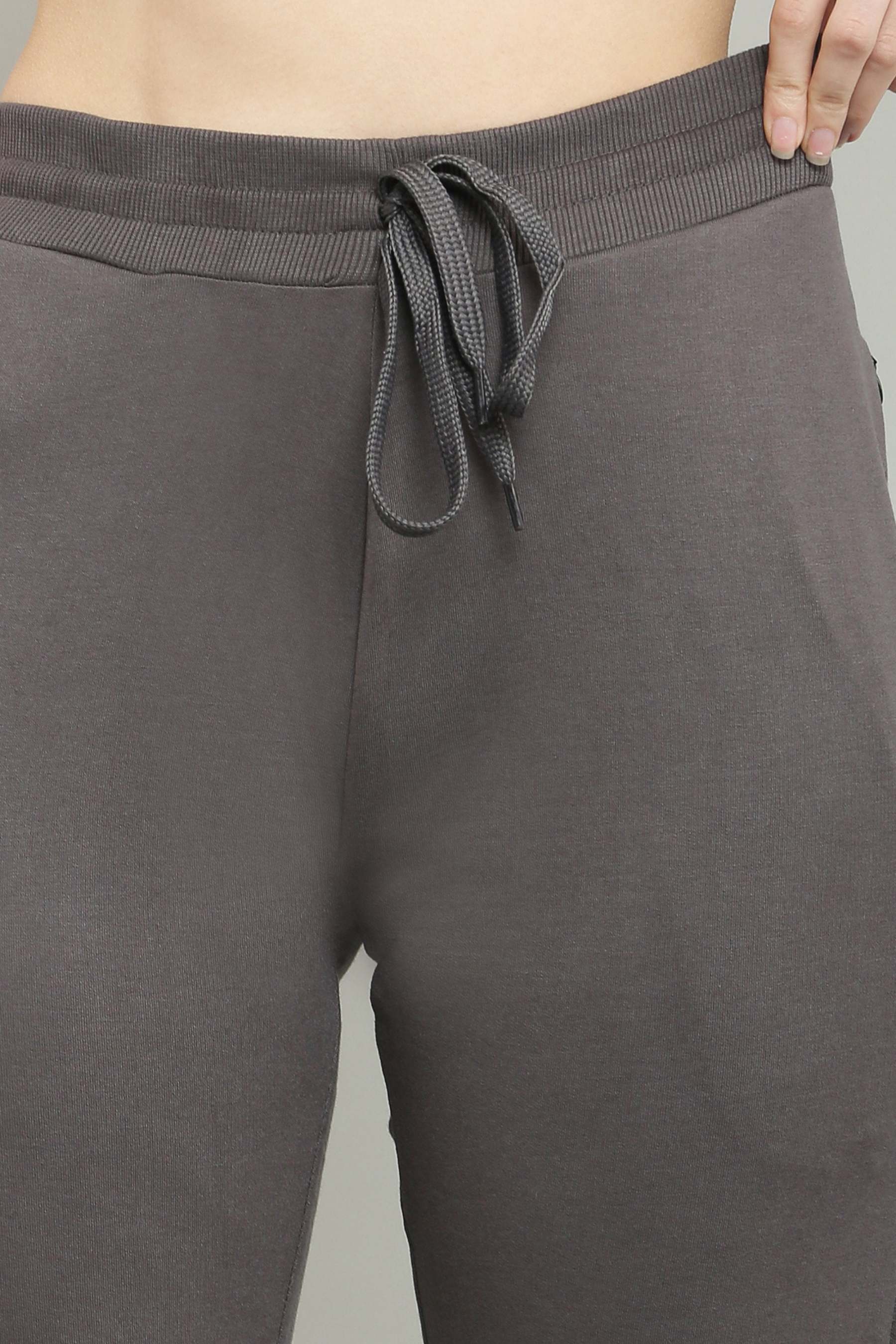 Szürke és melange szürke fésült pamut futónadrág nőknek