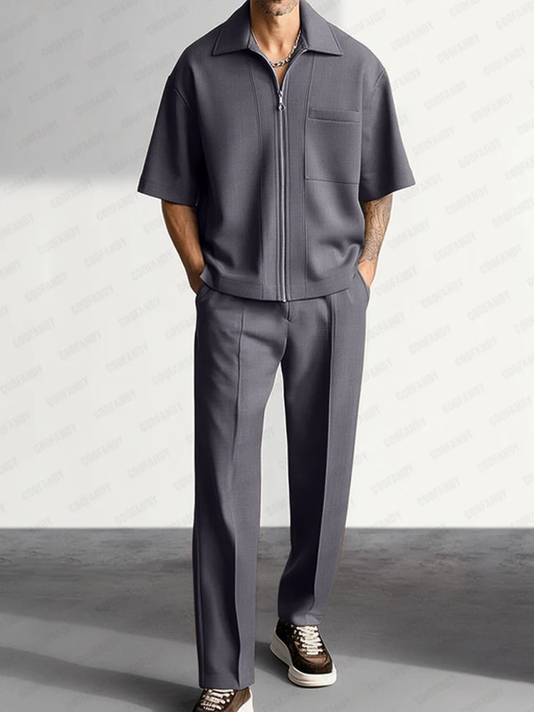 Laza és minimalista kétrészes férfi öltöny