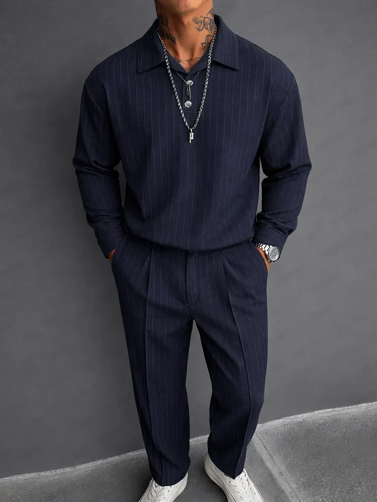 Férfi lezser csíkos kétrészes öltöny hajtókával