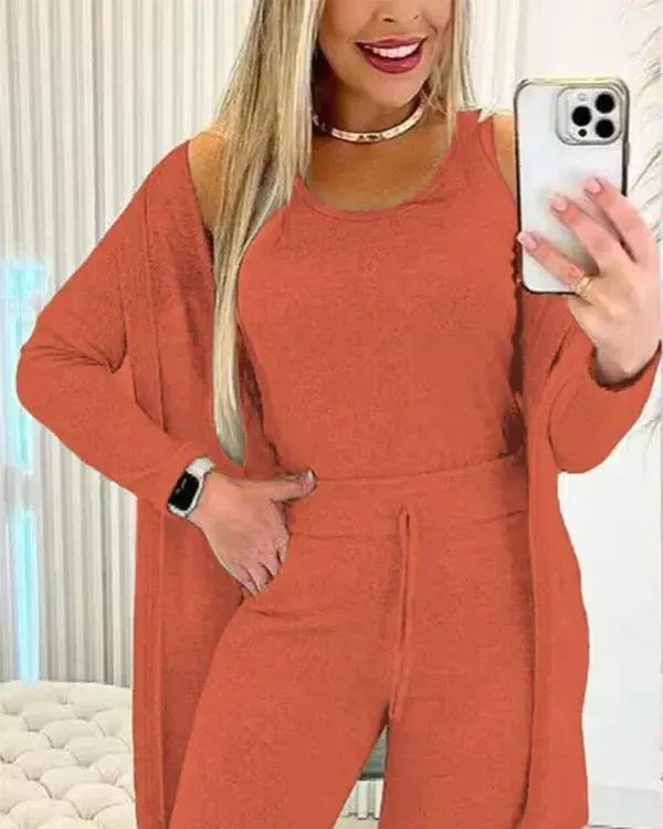 Női kerek nyakú trikó és húzózsinóros nadrág szett kabáttal