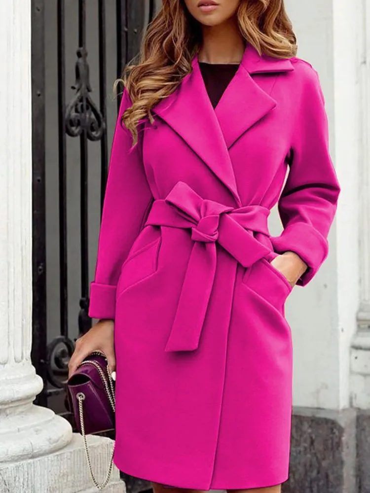 Női hajtókás, karcsúsított öves, egyszínű kabát
