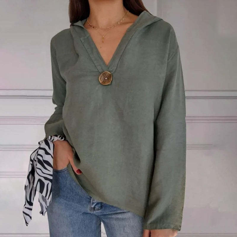 Egyszín kapucnis pulóver V-nyakkal