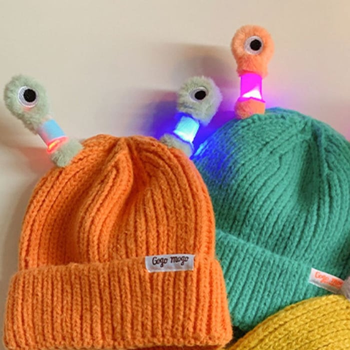 🎩Winter Parent-Child Cute Glowing Little Monster Knit Hat