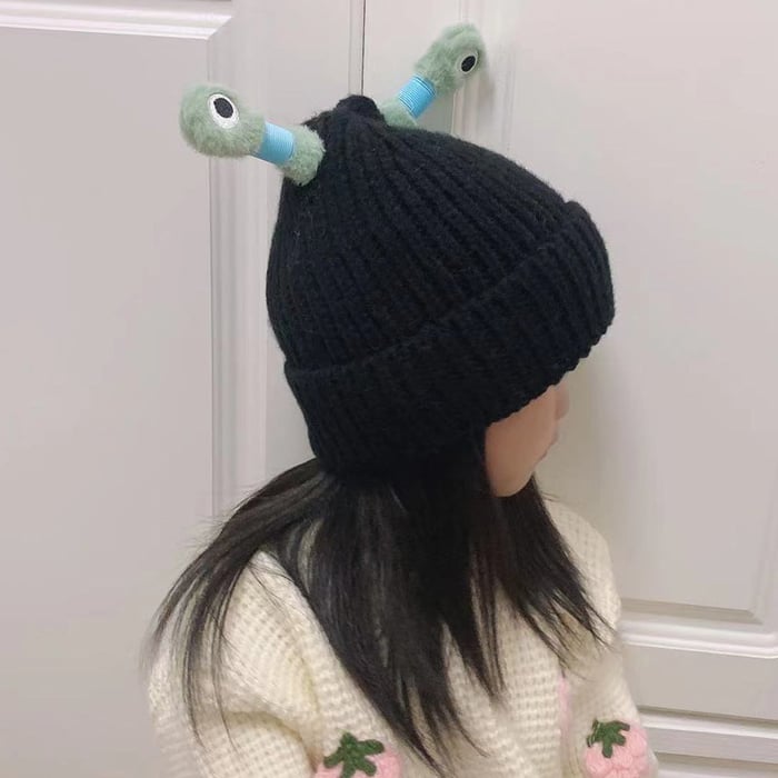 🎩Winter Parent-Child Cute Glowing Little Monster Knit Hat