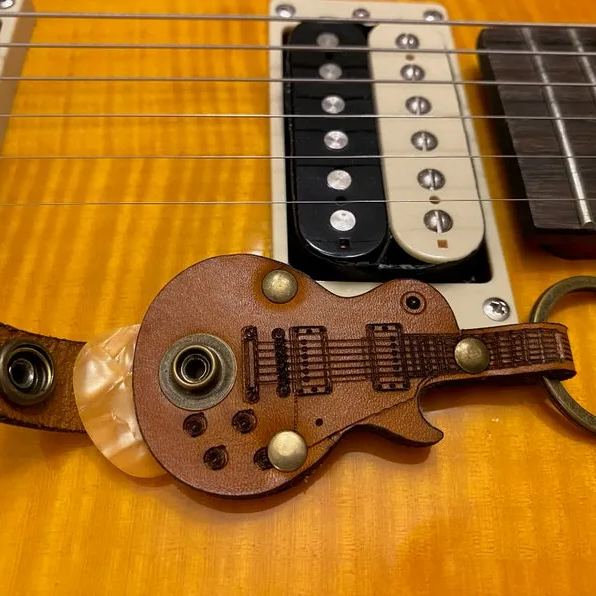 🎸Leather Guitar Pick Holder Keychain