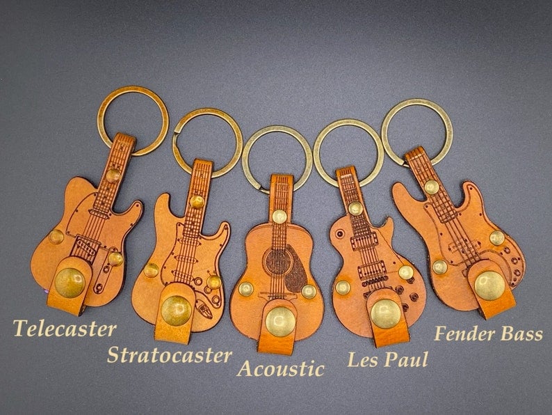 🎸Leather Guitar Pick Holder Keychain