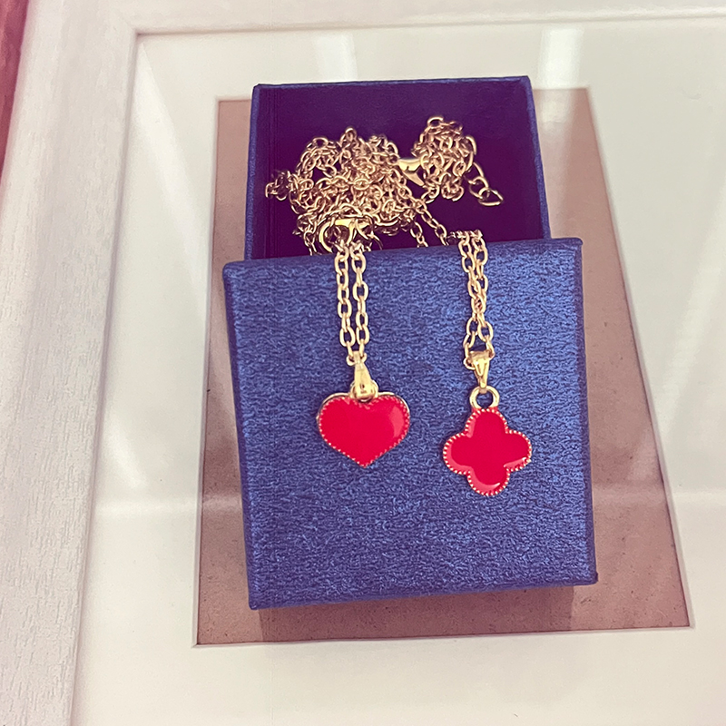 Lucky Four-leaf Clover Love Heart Necklace Clavicle Chain Accessories