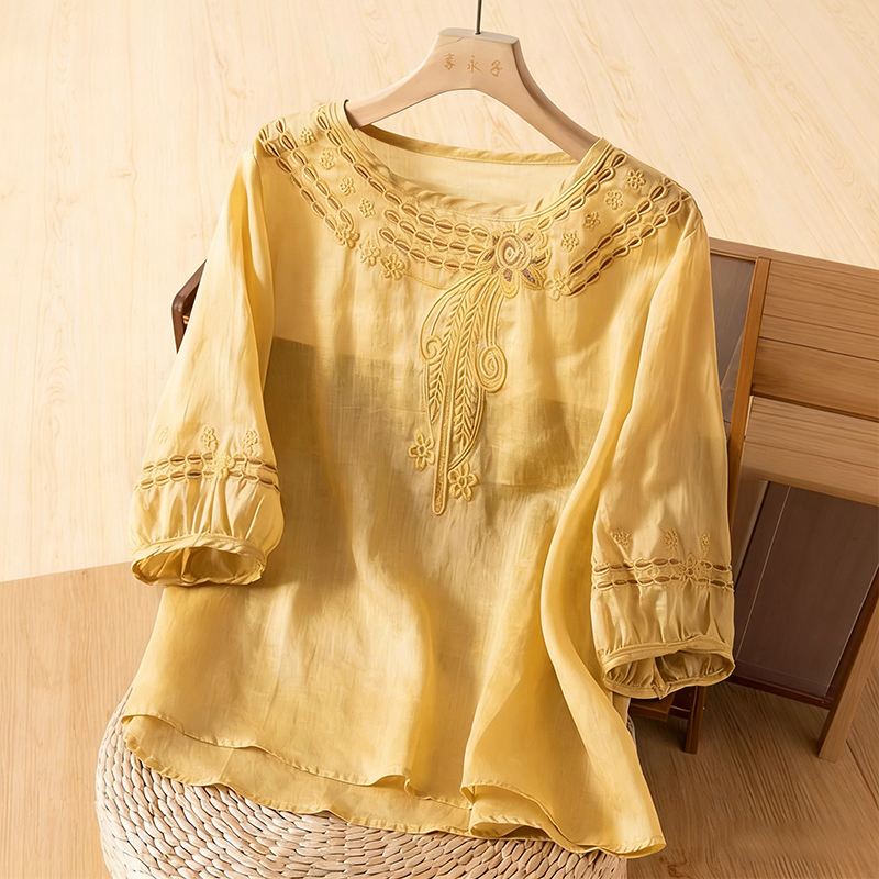 Fashion Embroidered Round Neck Top Three-quarter Sleeve Loose Shirt