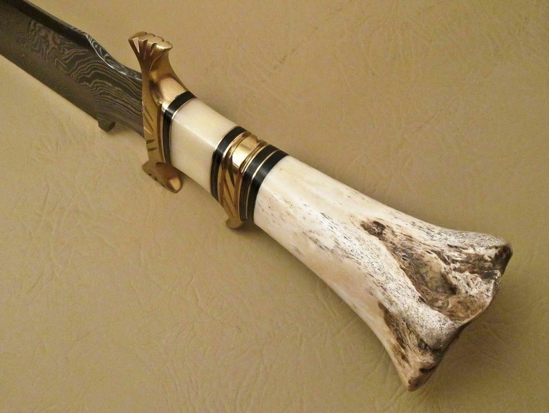 Nóż myśliwski Viking Damascus z rękojeścią z kości wielbłądziej