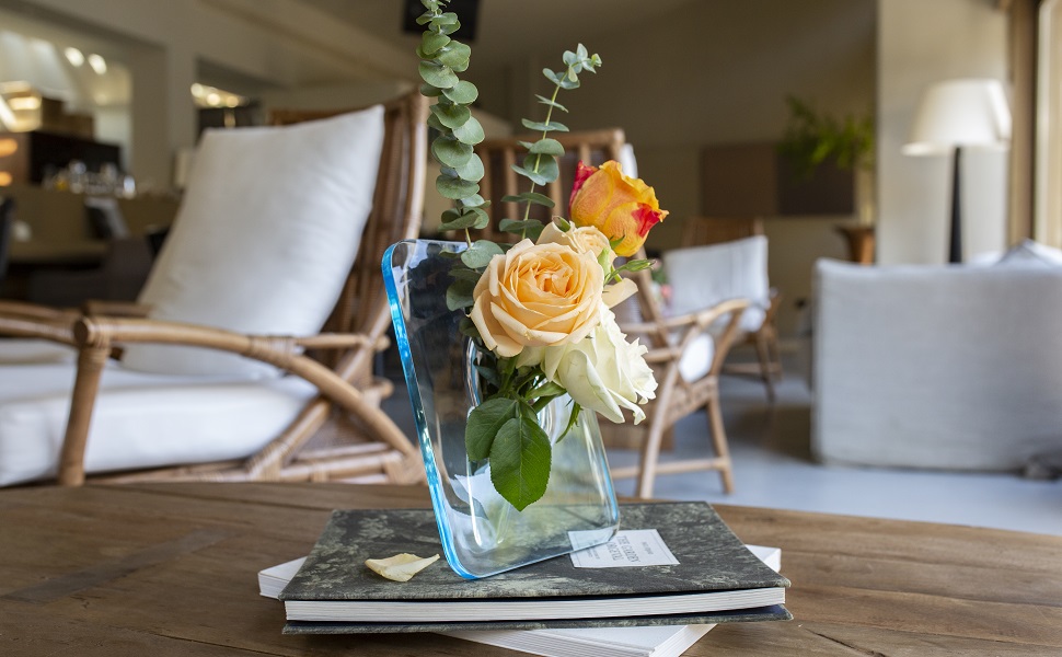 blue acrylic photo frame vase