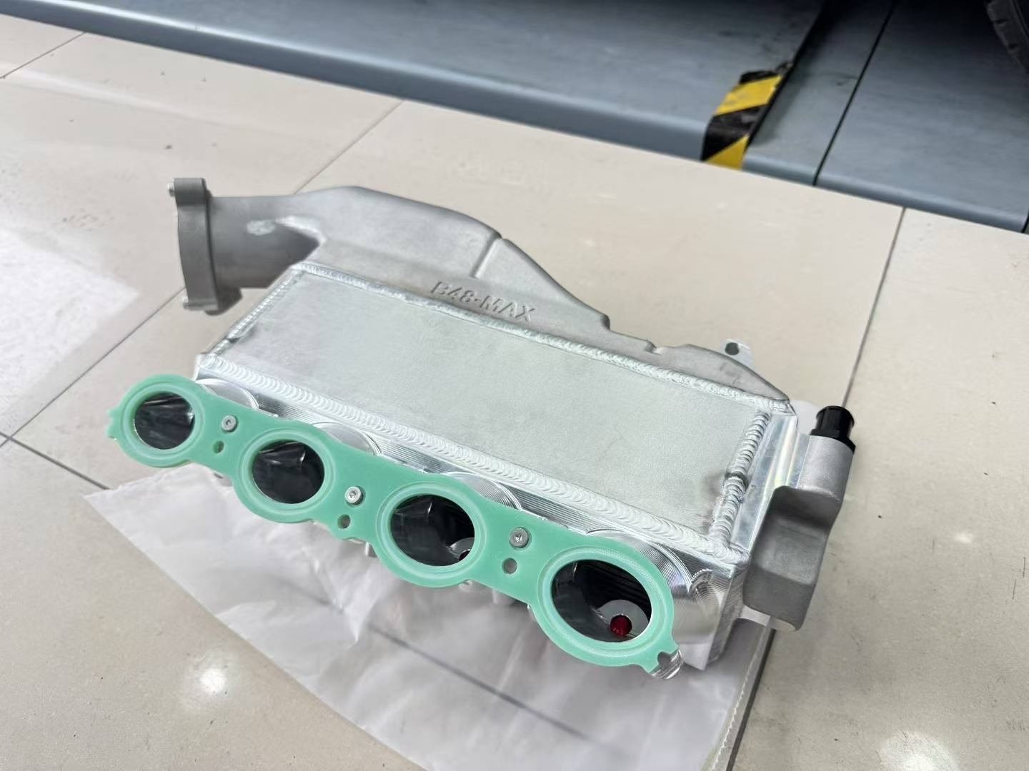 B48/B48TU intake manifold 