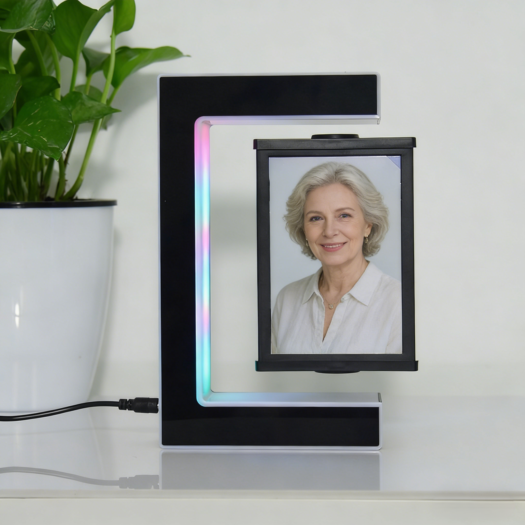 LED Floating Picture Frame – Modern Lighted Photo Display Frame