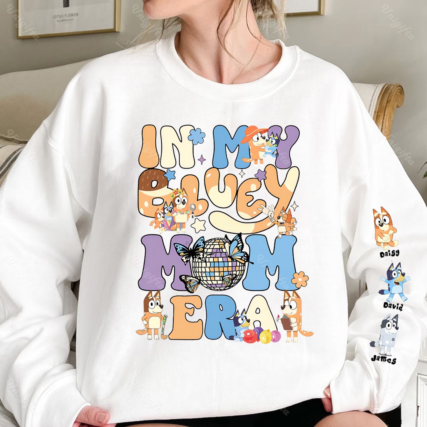 Custom Cartoon Mama Sweatshirt with Kid's Name on Sleeve
