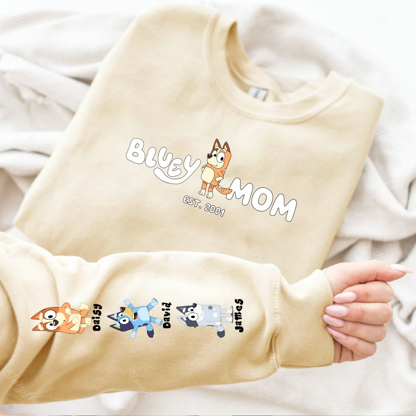 Custom Cartoon Mama Sweatshirt with Kid's Name on Sleeve