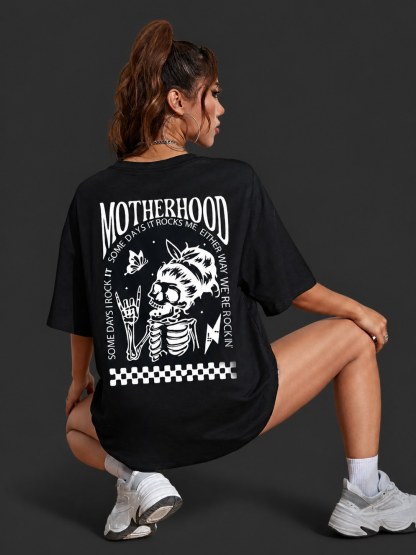 Spooky Skull & Lettering Graphic Tee: Stylish Halloween Shirt for Year-Round Wear