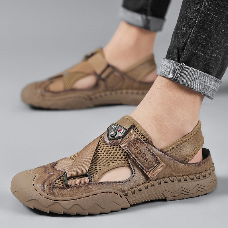 Men's Closed Toe Leather Sandals: Outdoor Beach Shoes