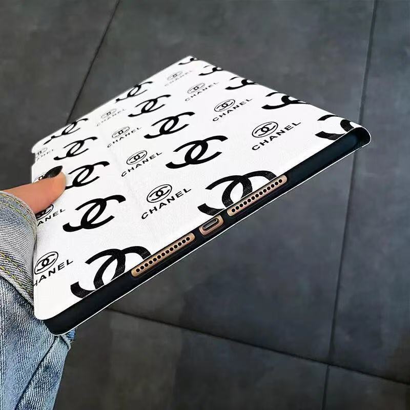 Leather Classic CC iPad Case