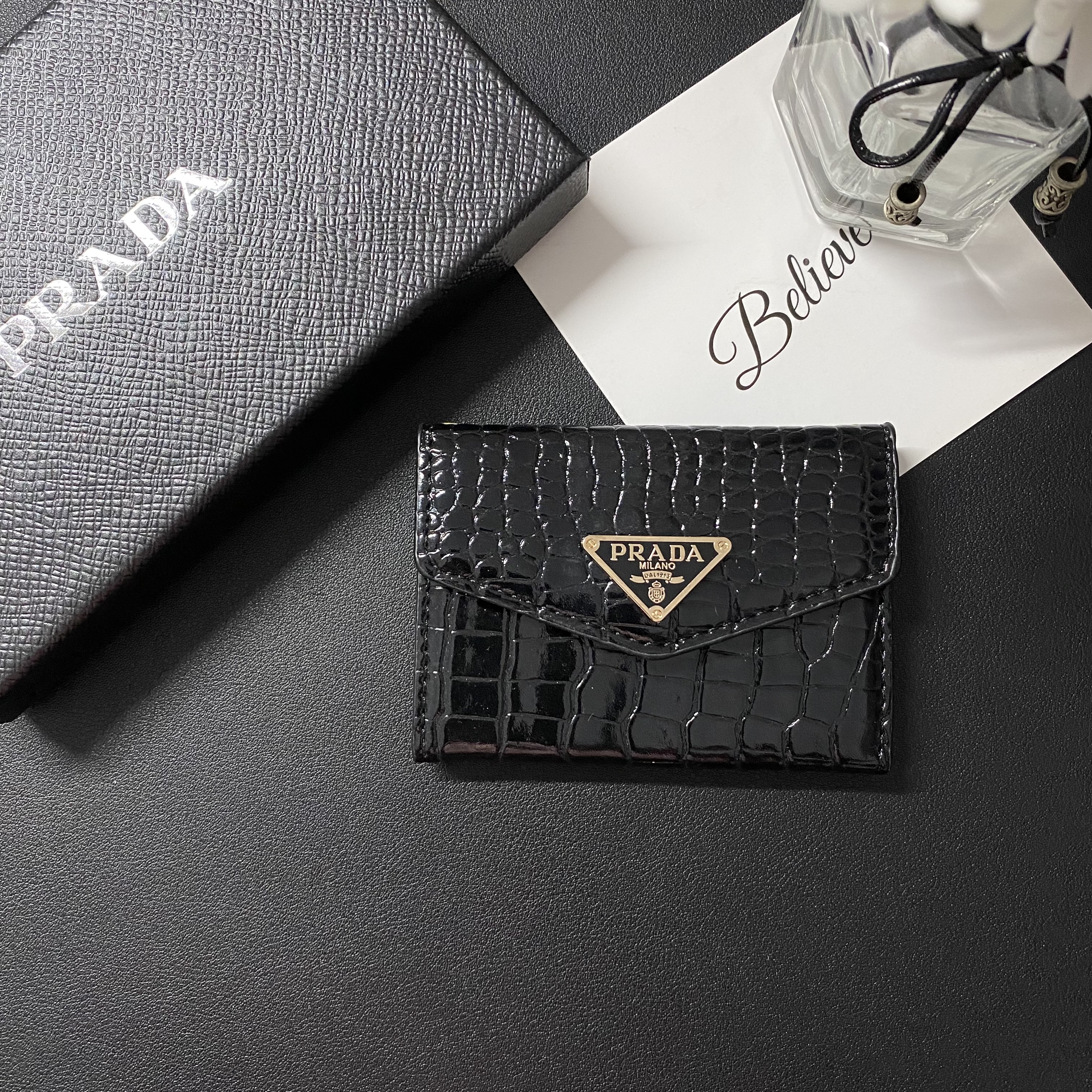 Classic Luxury Leather Wallet Card Holder & Coin Purse With Snap Closure