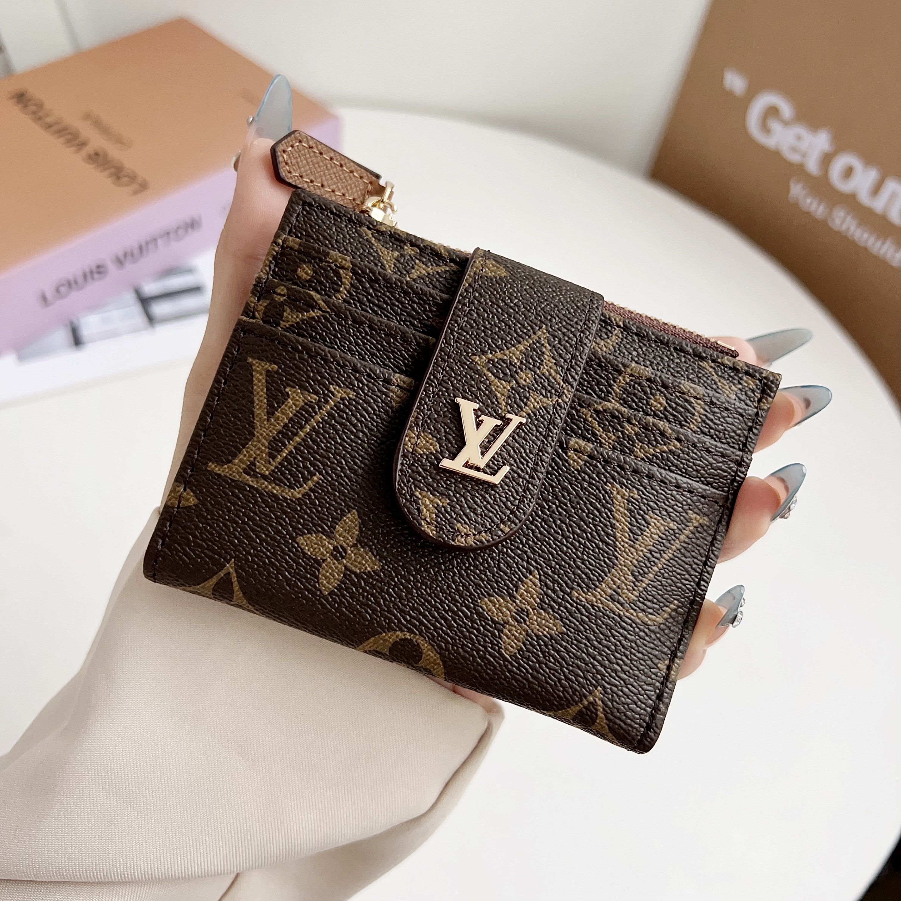 Louis Vuitton Classic Luxury Leather Slender Wallet