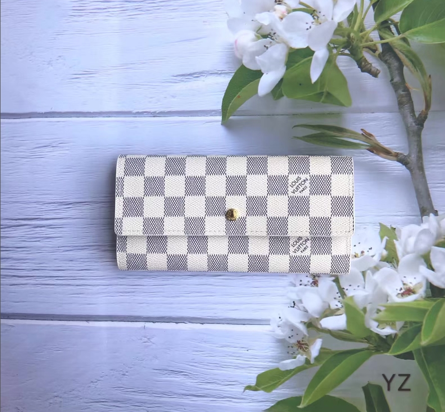 luxurious Leather Flap Wallet