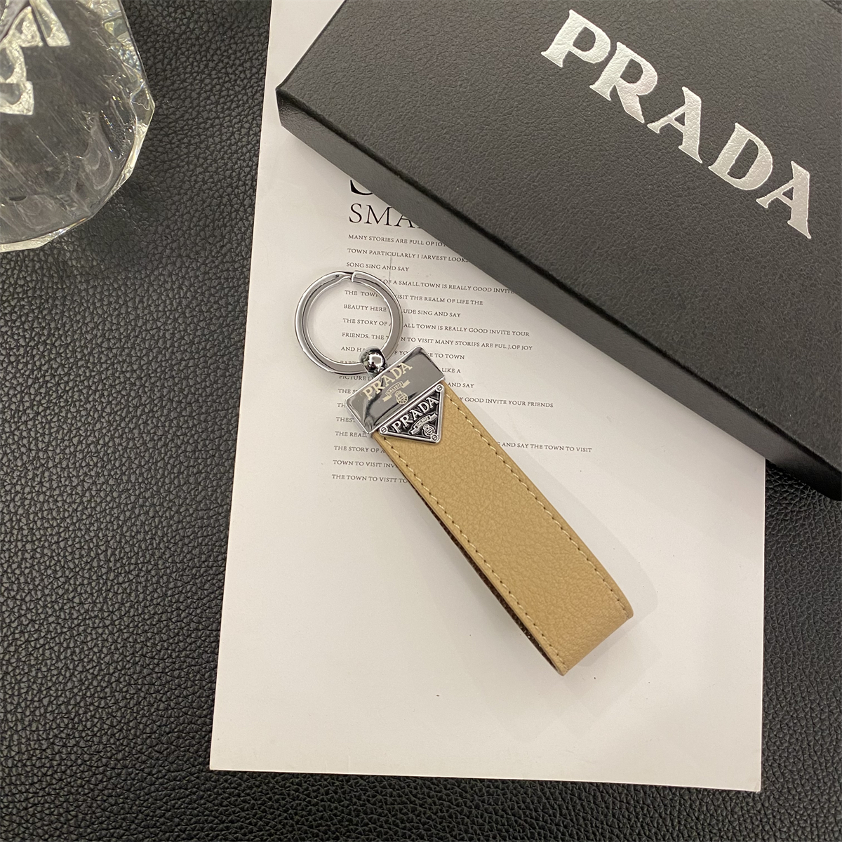 Luxury Leather Convenient Keychain