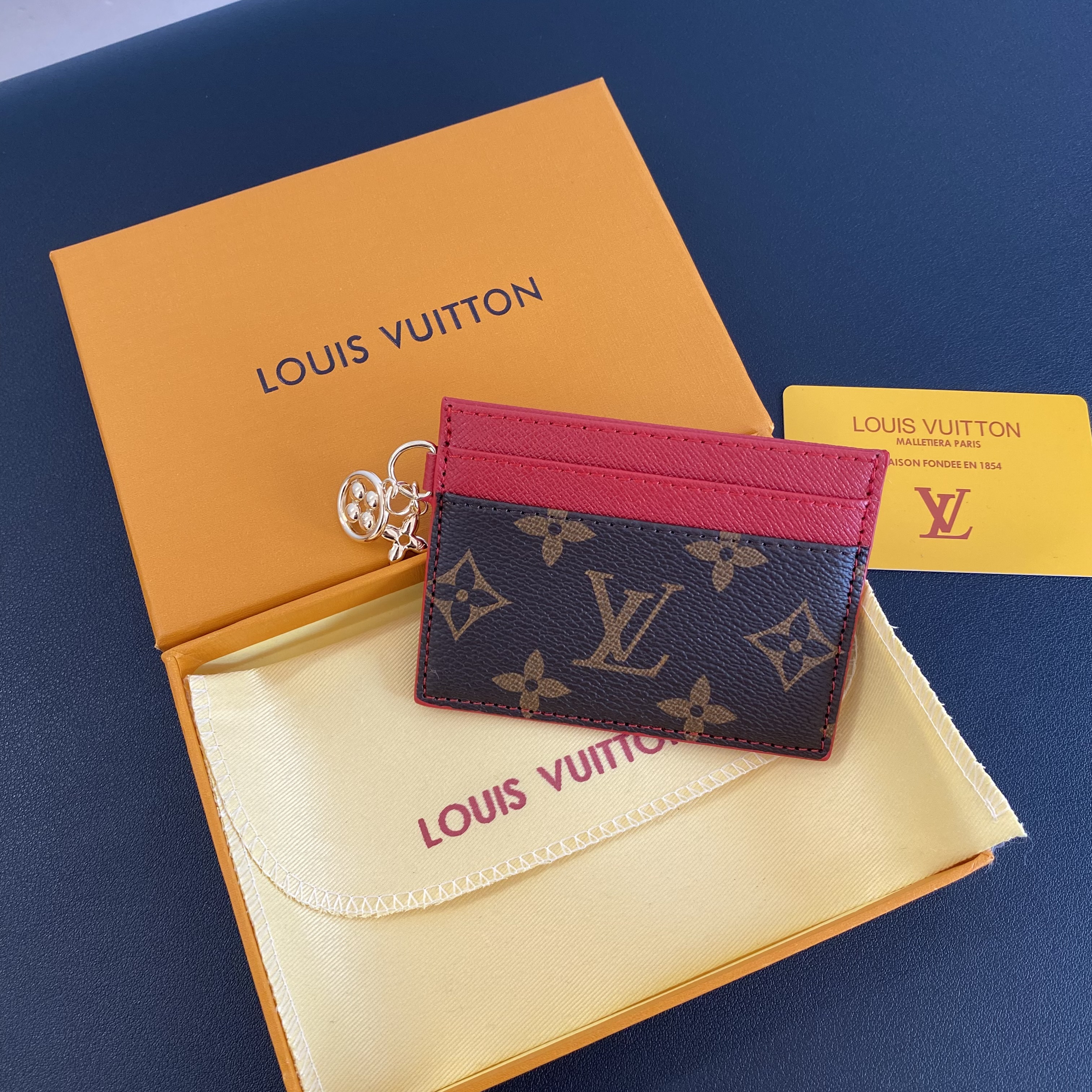 Louis Vuitton Classic Luxury Leather Wallet Card Holder Metal floral decoration-BELKCASE