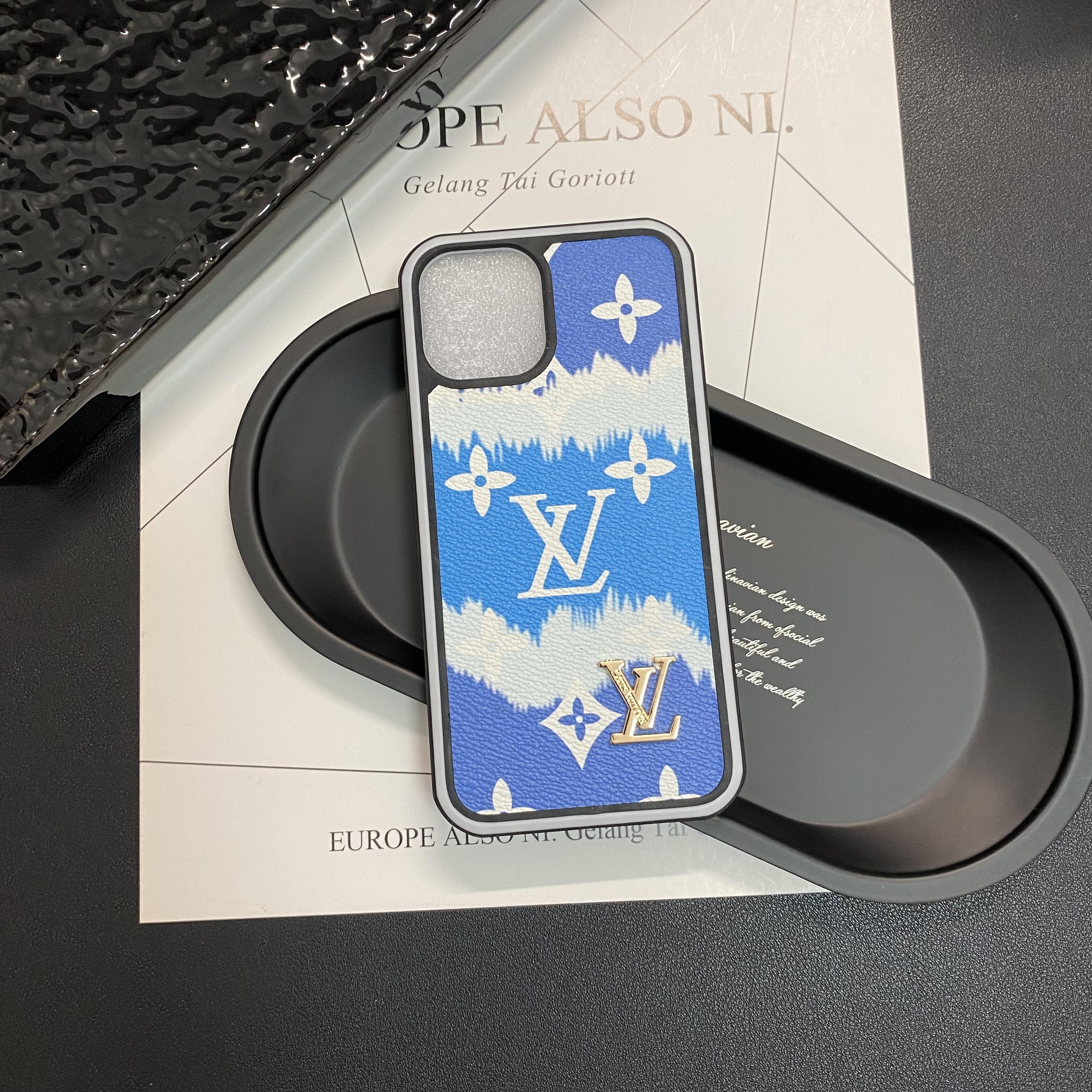 Louis Vuitton Monogram Leather iPhone Case-BELKCASE