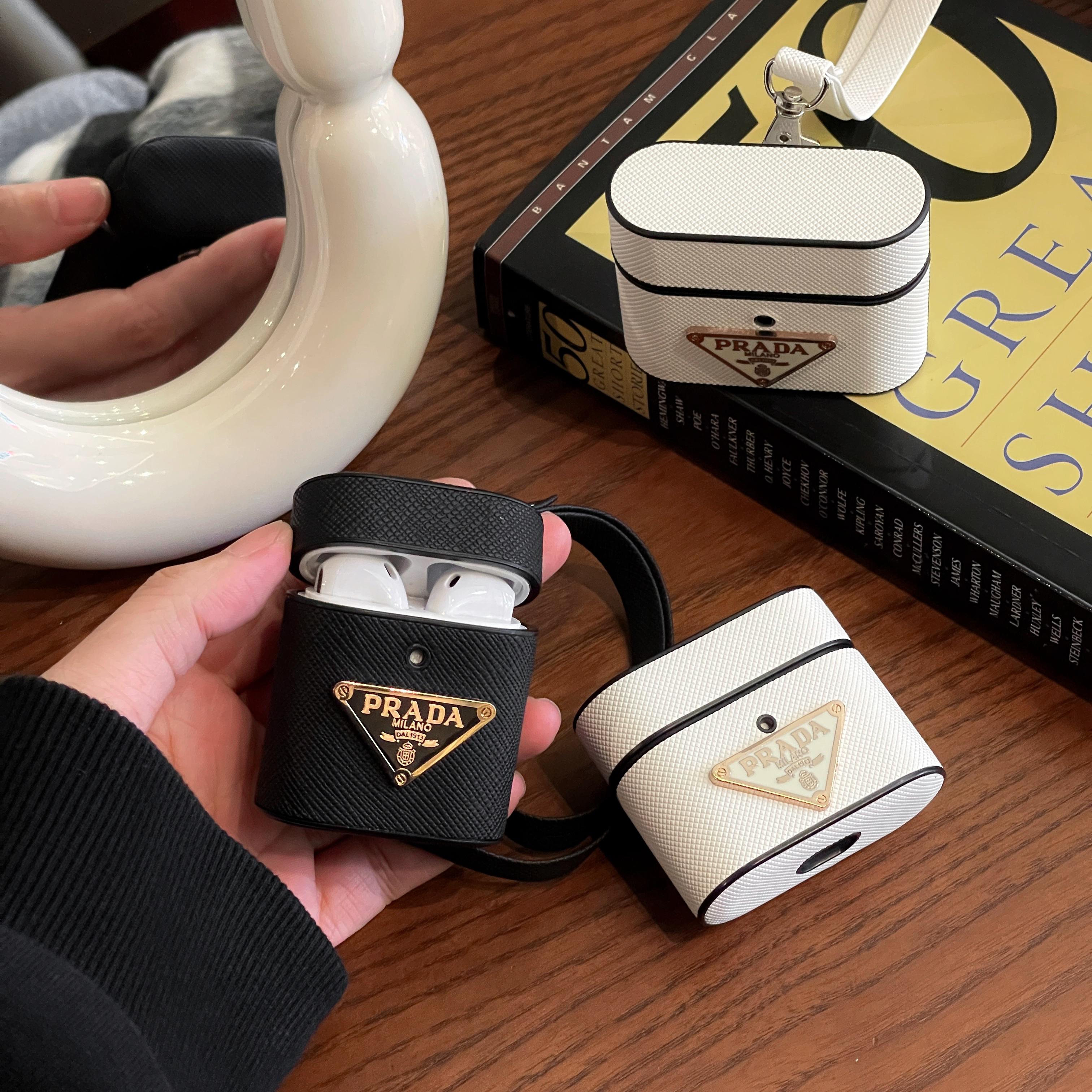 Classic Luxury Leather Airpods Case