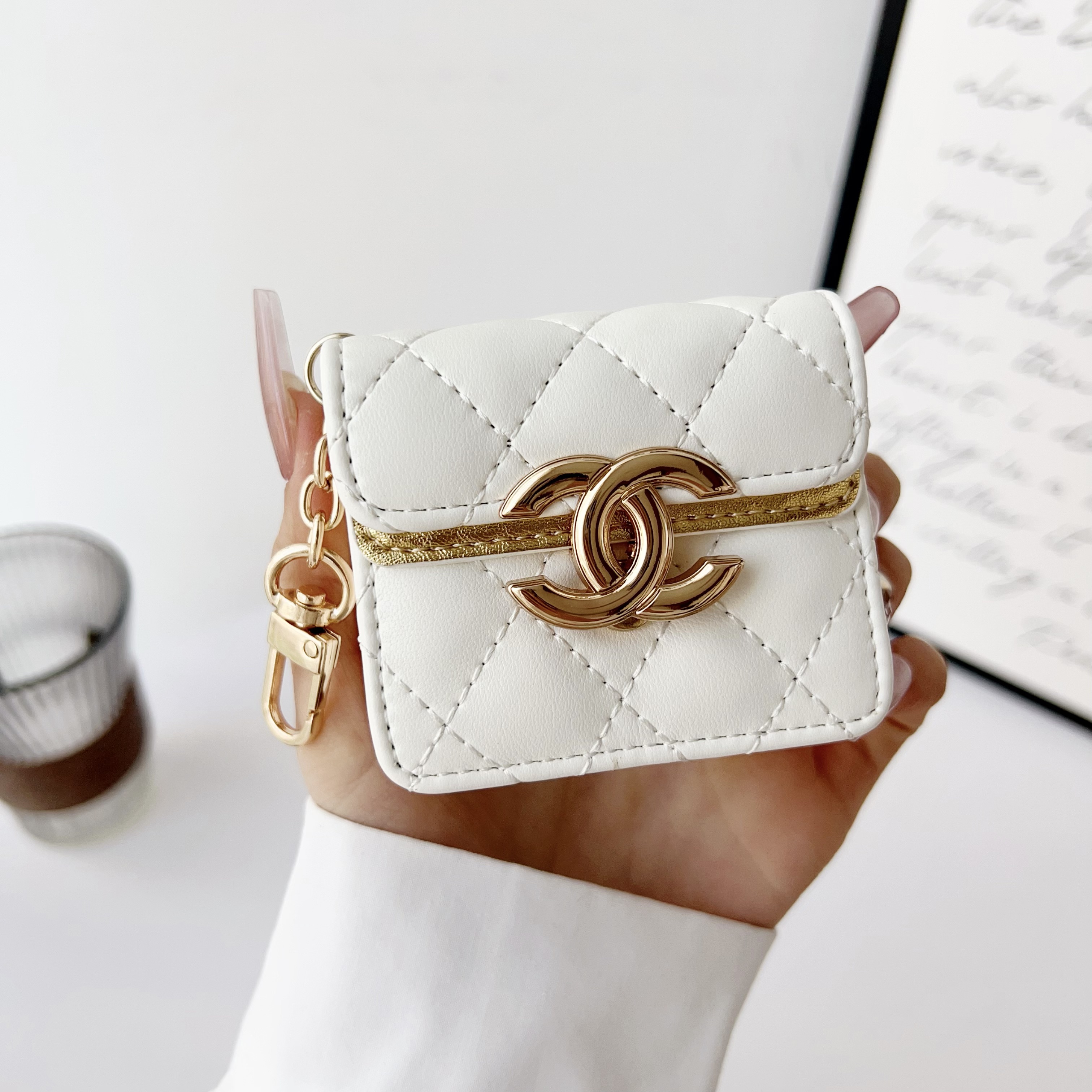 Luxury Leather Airpods Case With Crossbody Strap
