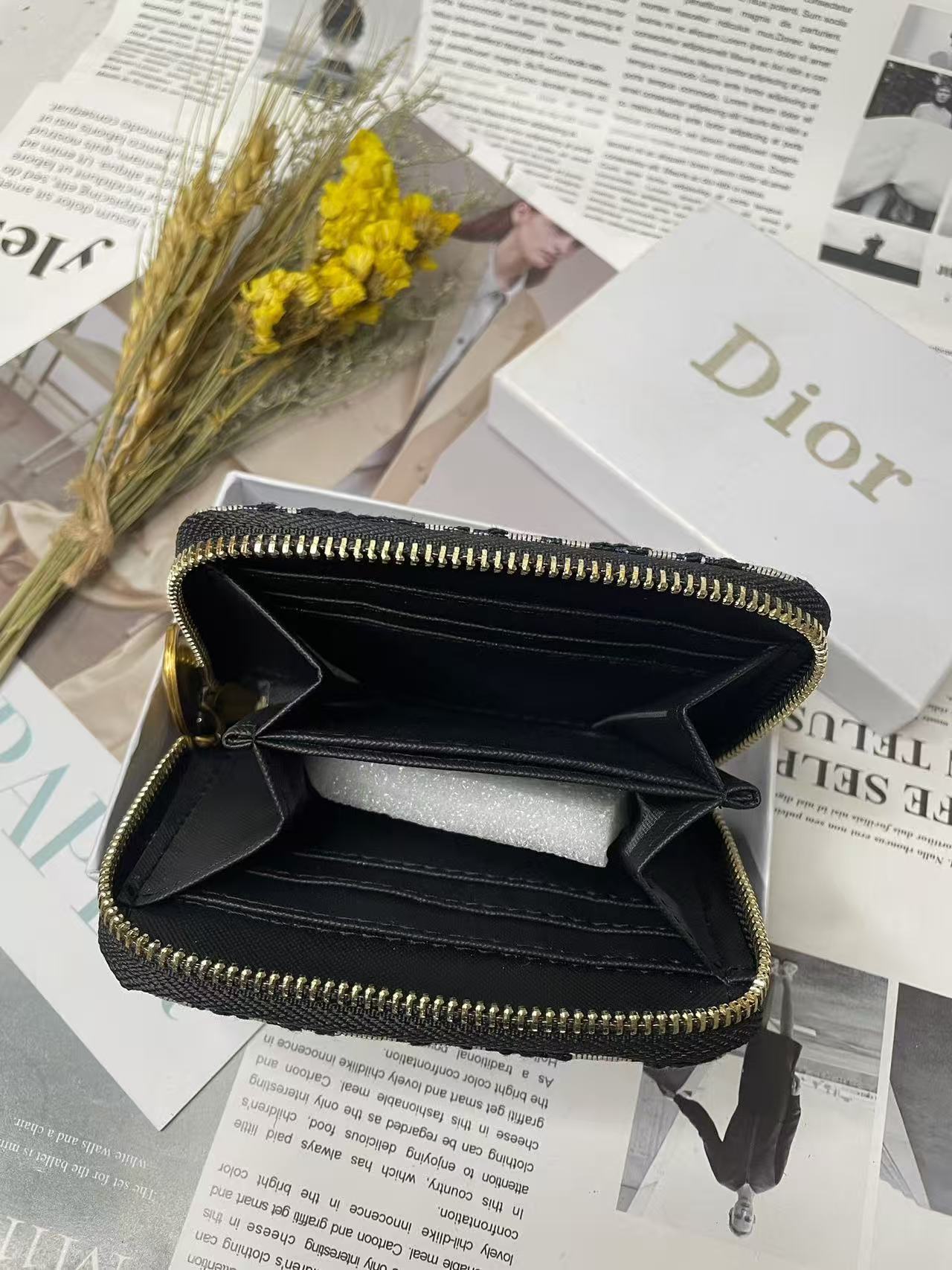 luxurious Canvas D Wallet