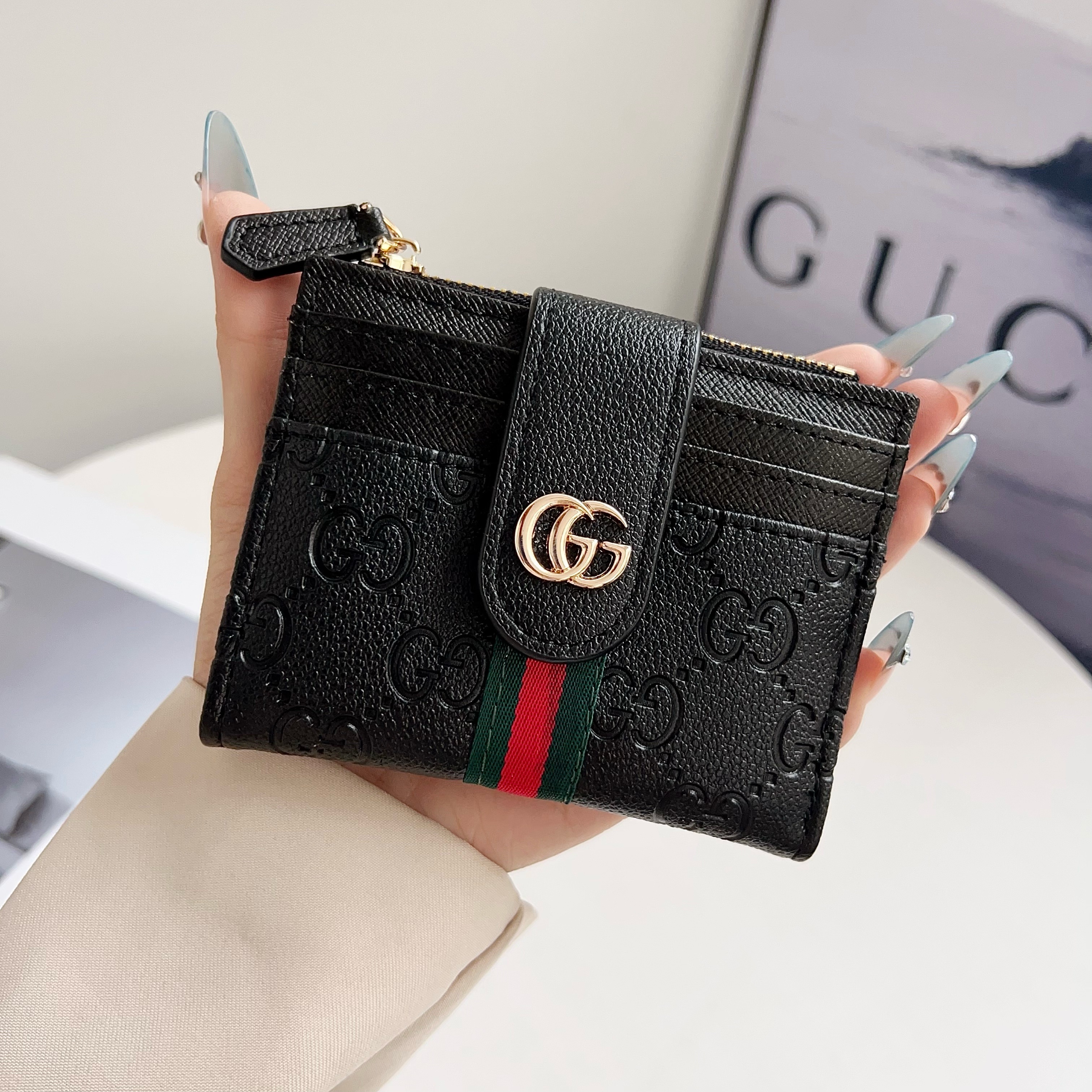 Gucci Classic Luxury Leather Slender Wallet