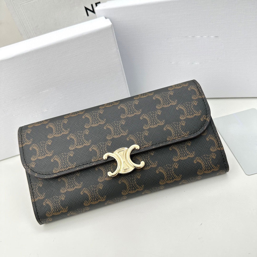 luxurious Leather Flap Wallet