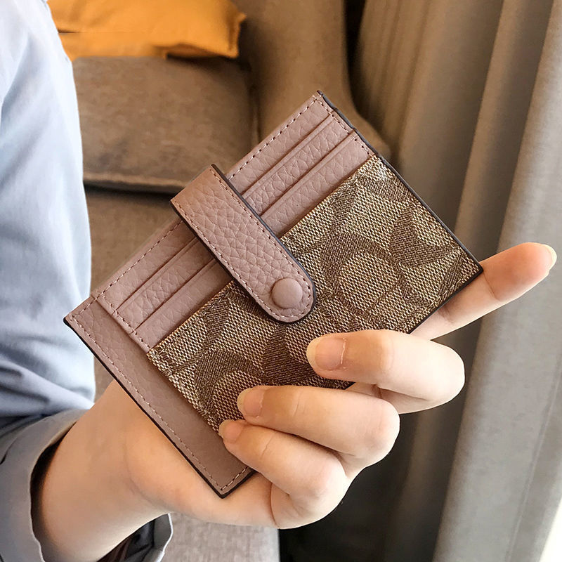 Classic Luxury Leather Wallet Card Holder With Snap Closure