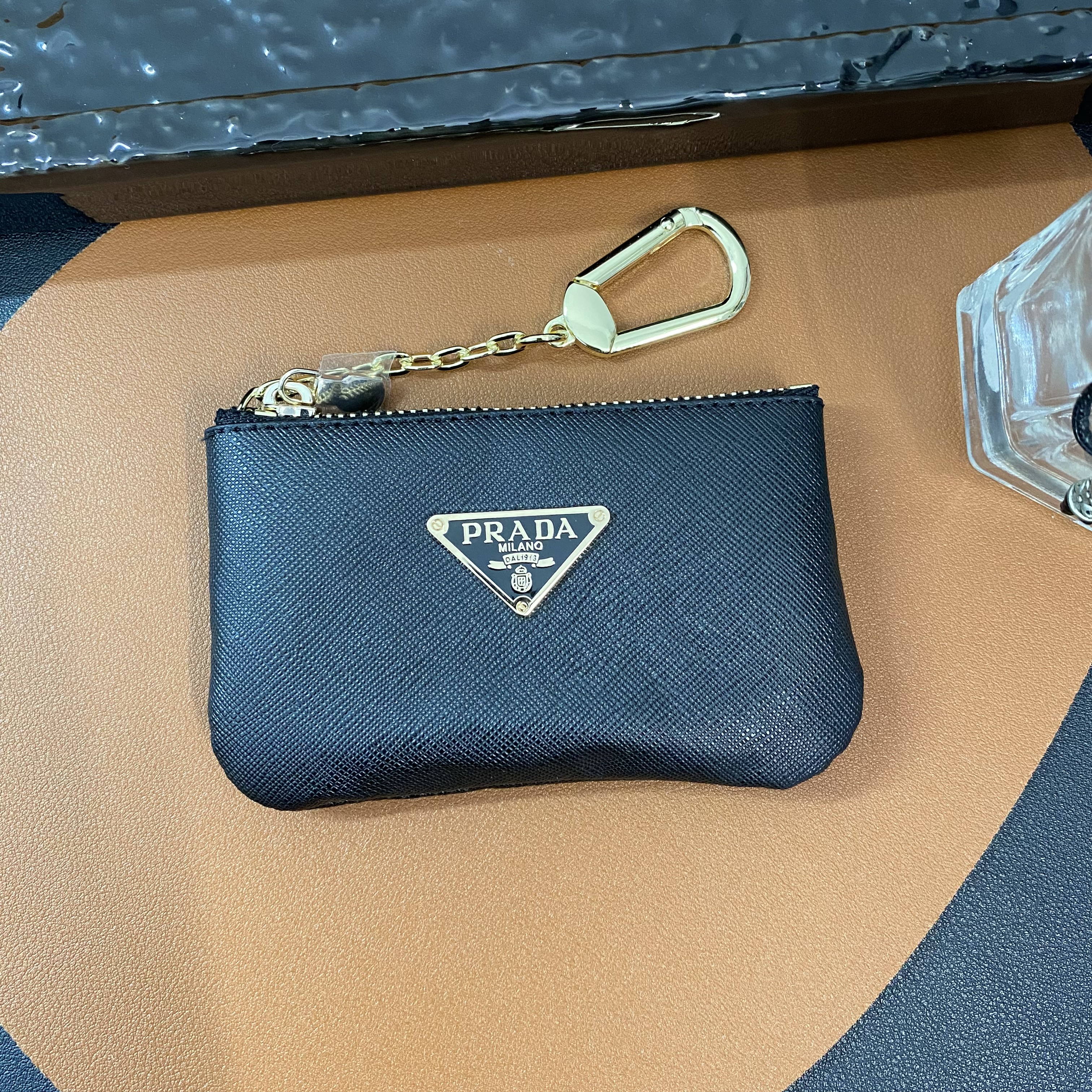 [Copy]Classic Luxury Leather Wallet Card Holder Metal floral decoration