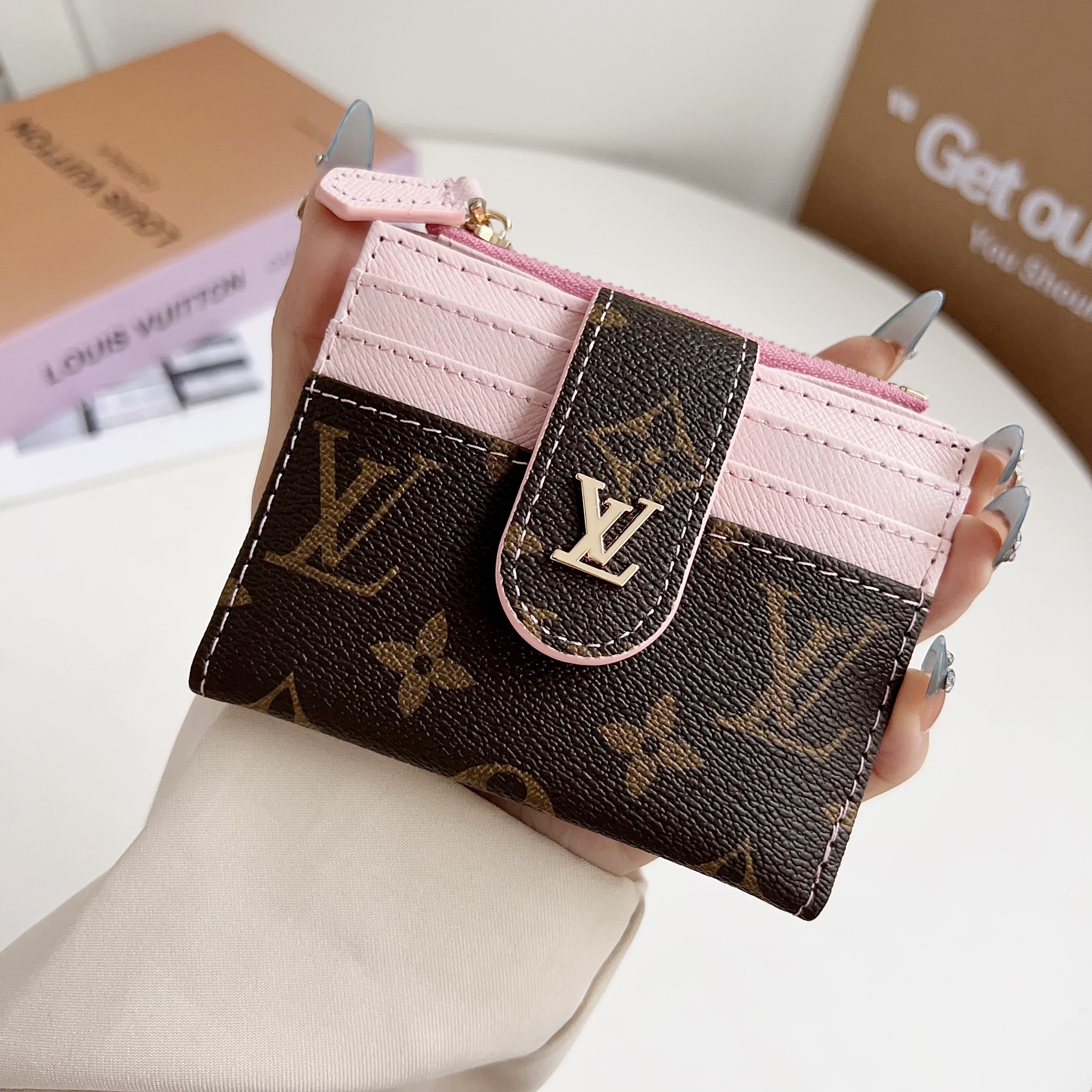 Louis Vuitton Classic Luxury Leather Slender Wallet