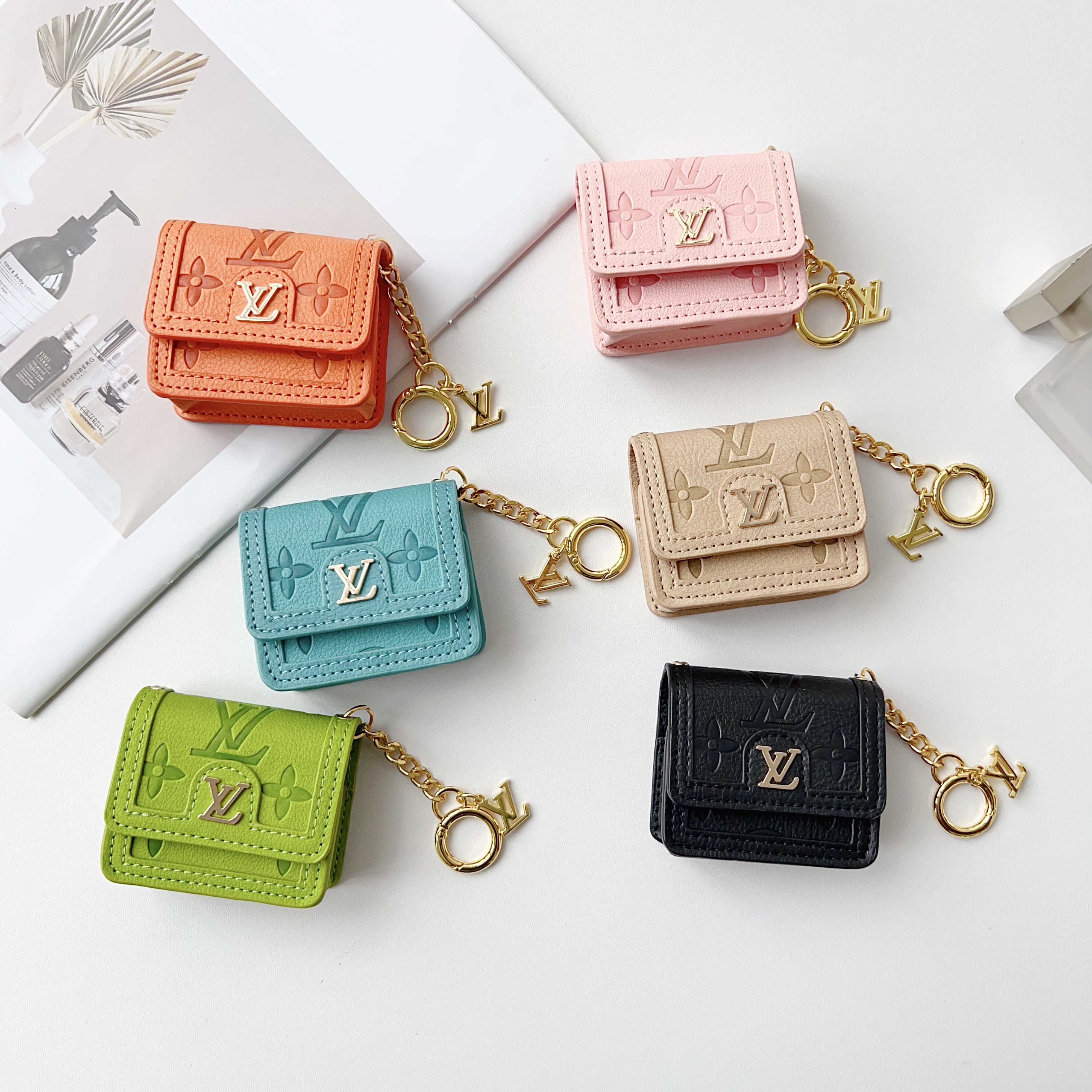 Luxury Leather Airpods Case With Crossbody Strap