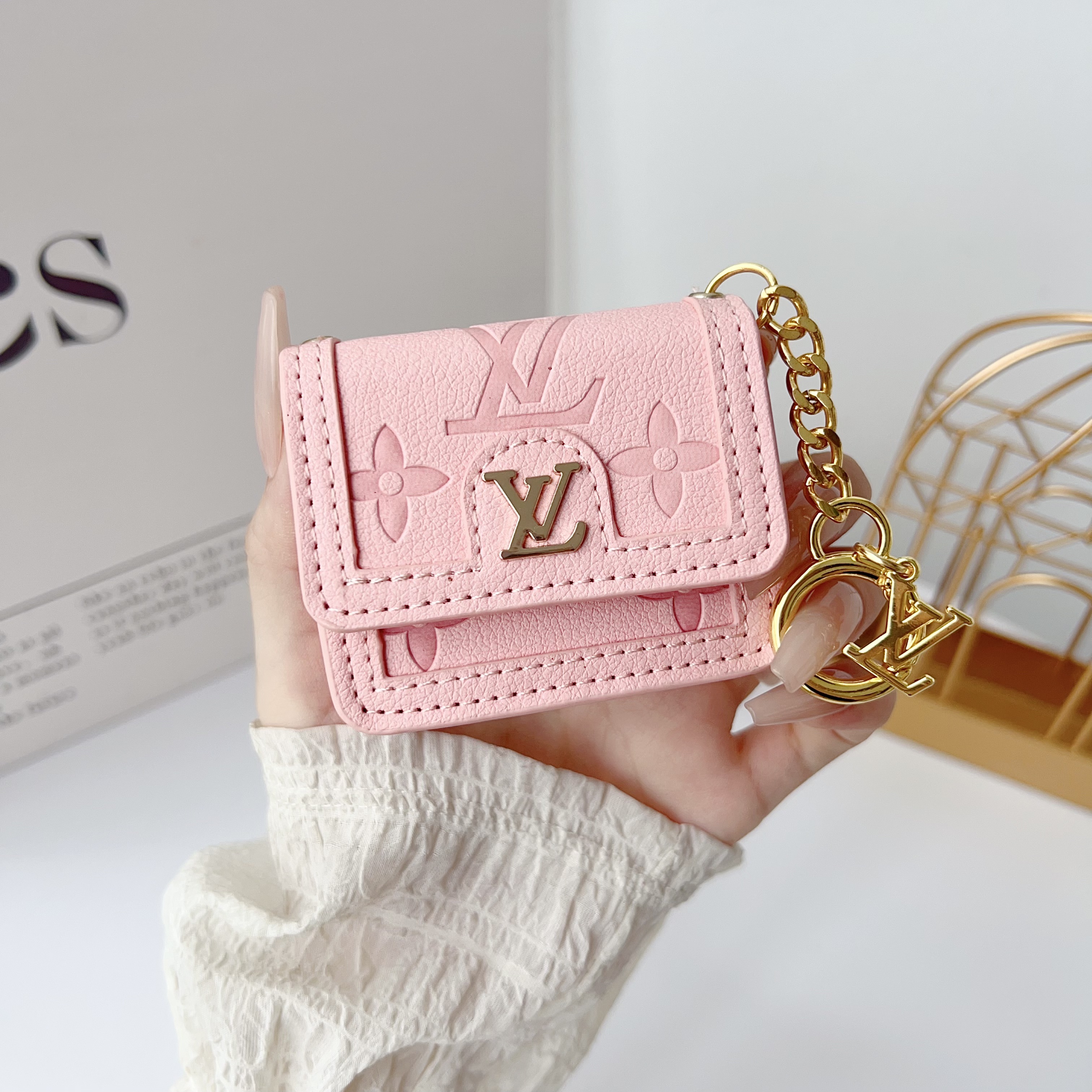 Luxury Leather Airpods Case With Crossbody Strap