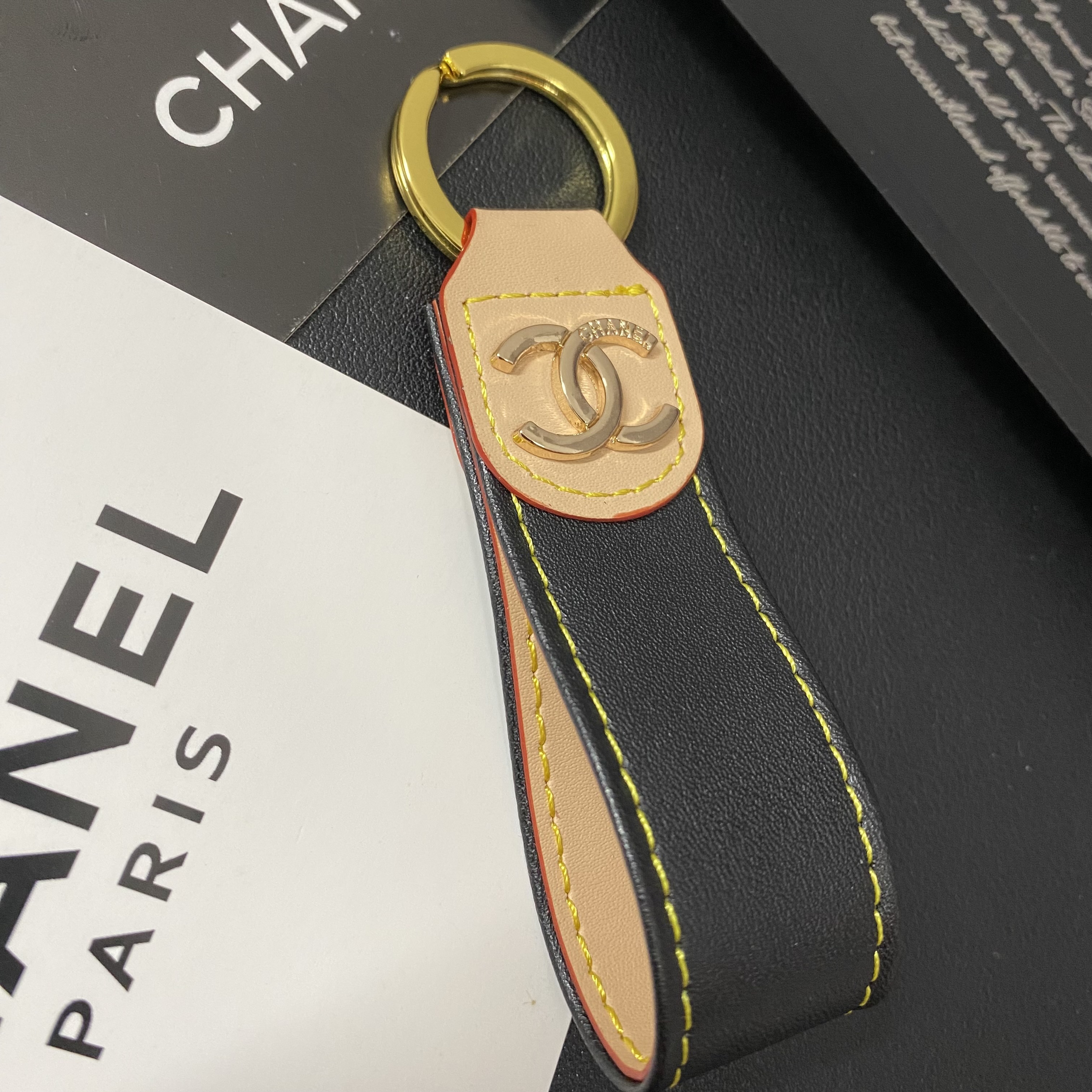 Luxury Leather Convenient Keychain