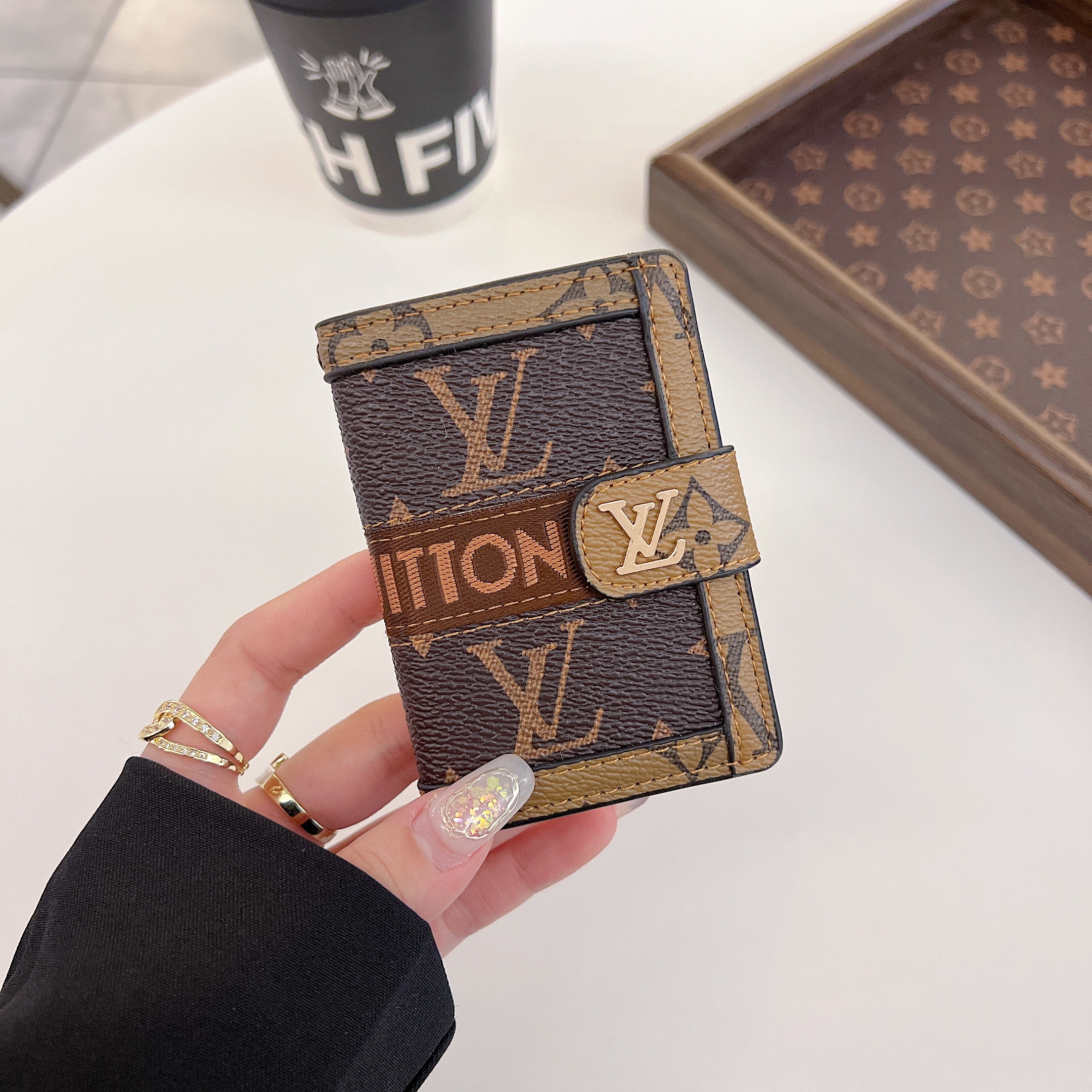 Luxury Leather Wallet Card Holder & Coin Purse With Snap Closure