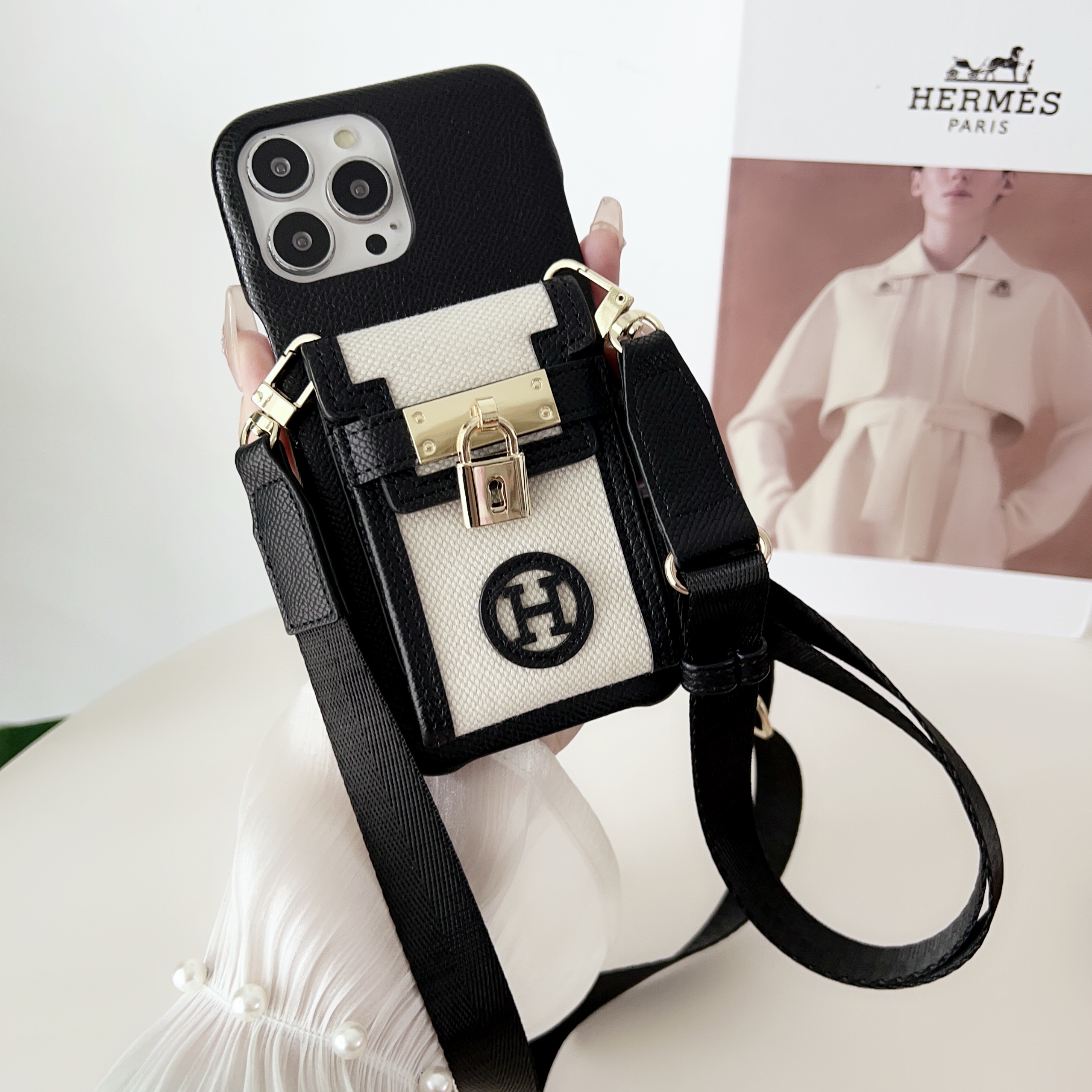 Hermès Classic Leather iPhone Wallet Case With Crossbody Strap