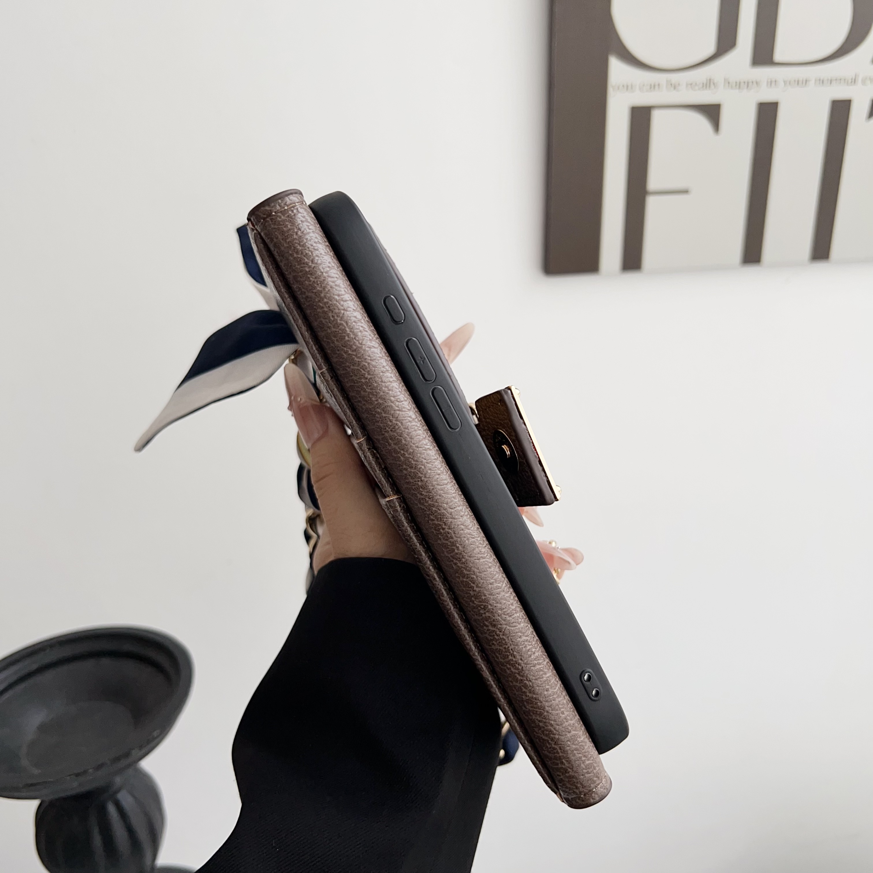 Gucci Leather iPhone Wallet Cases Magnetic Flip Cover With Crossbody Strap