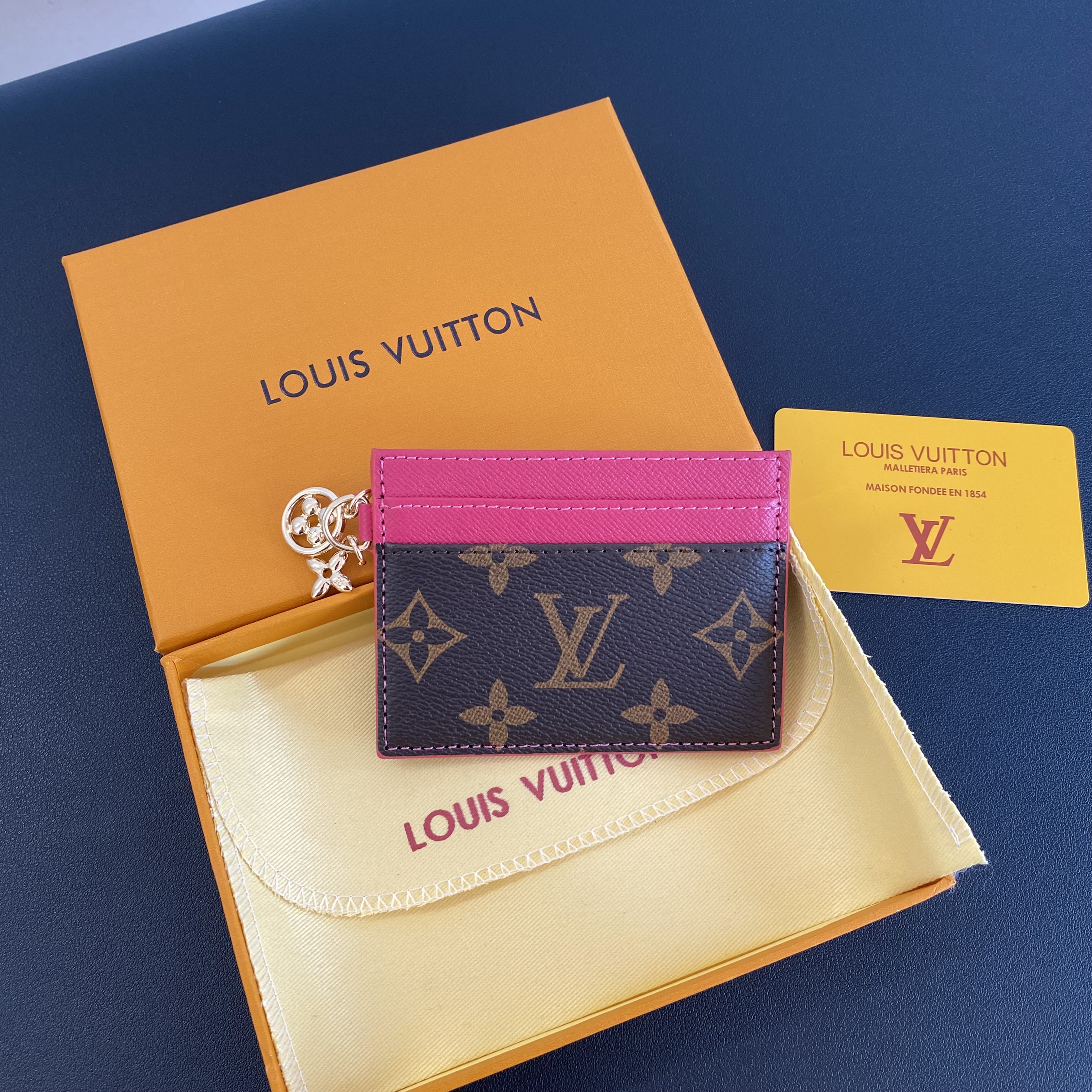 Louis Vuitton Classic Luxury Leather Wallet Card Holder Metal floral decoration-BELKCASE