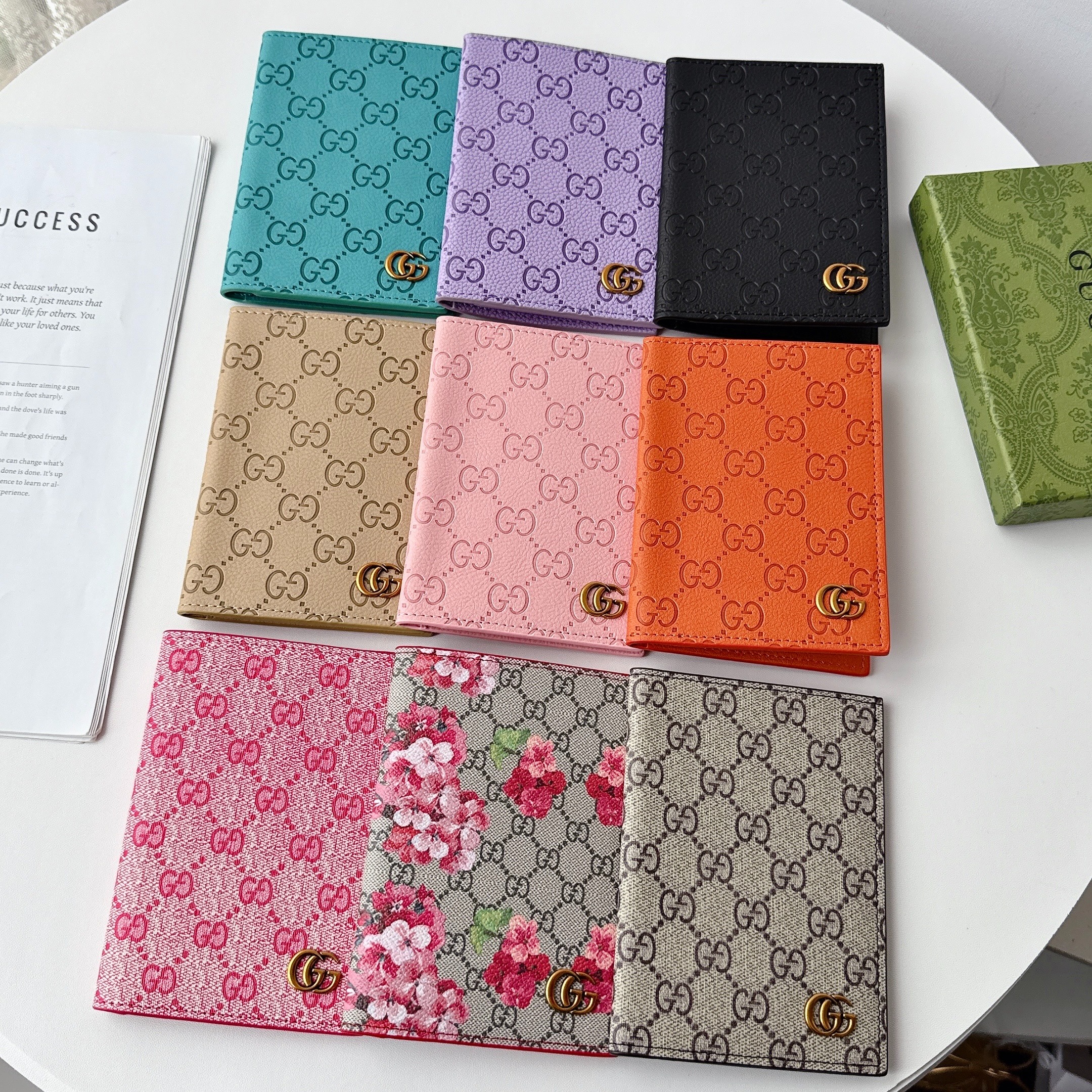 Gucci Luxury Leather Wallet Card Holder/Passport holder