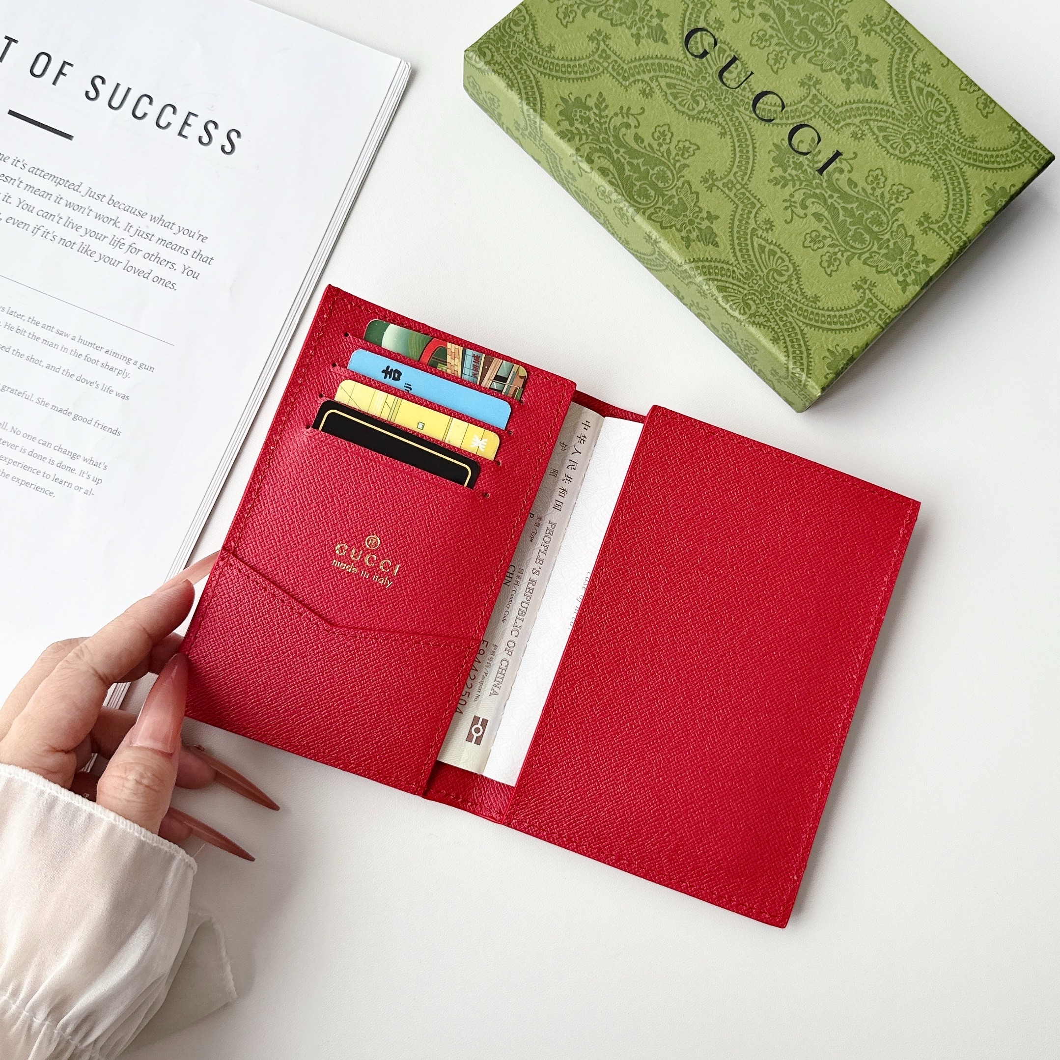Gucci Luxury Leather Wallet Card Holder/Passport holder