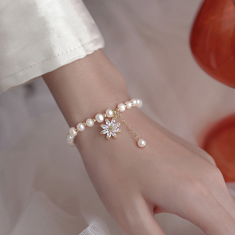 Pearl zircon flower bracelet