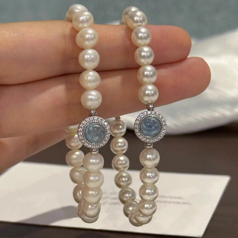 Light luxury  aquamarine pearl drop bracelet