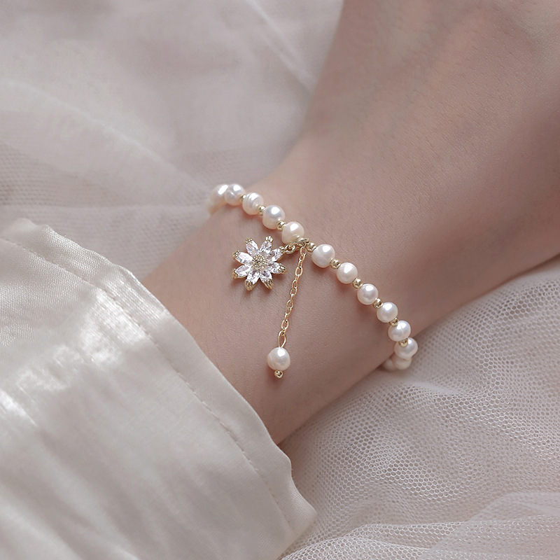 Pearl zircon flower bracelet